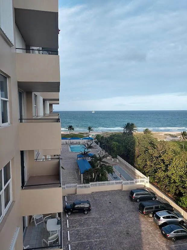 2 bed, 2.0 bath, 1160 sqft, $6,500 — Photo 2