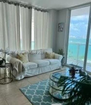 4th image of 186 SE 12th Ter APT 1009