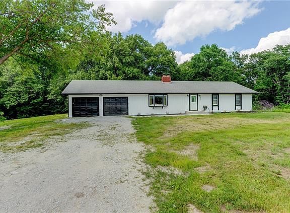 2nd image of 5617 SE Meadow Ln