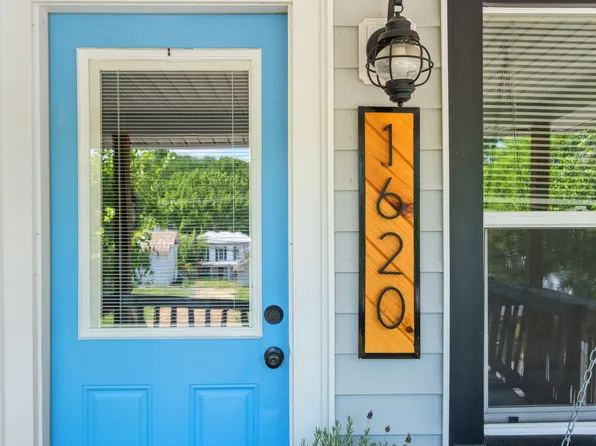 1620 Plunkett St, Staunton, VA 24401