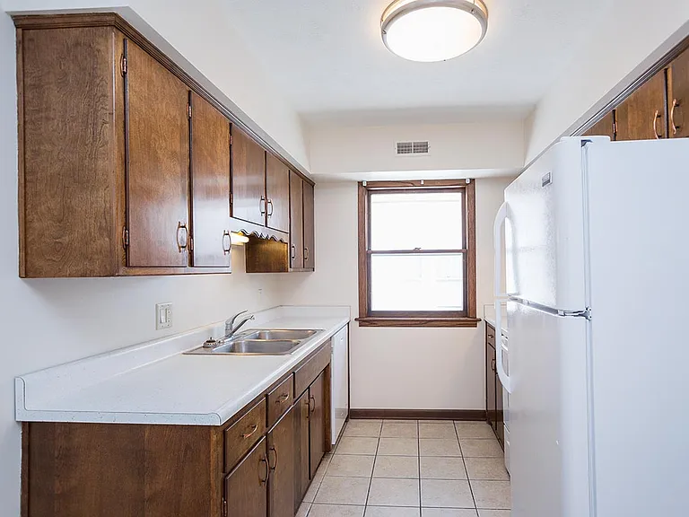 2436 C St #3 — Photo 8