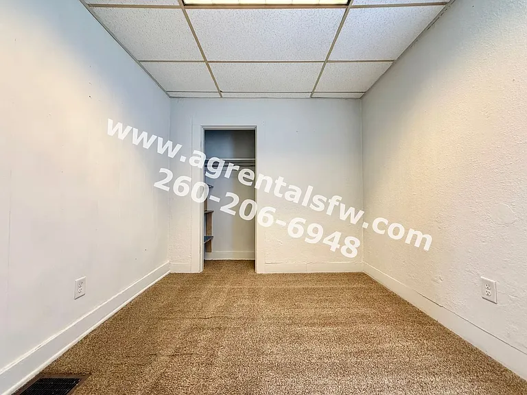2828 Raymond St — Photo 8