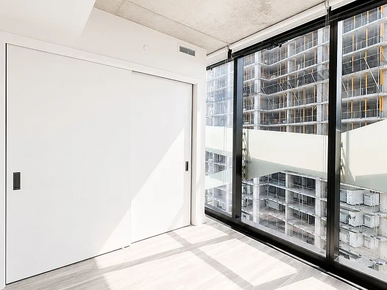 224 King St W #3001 — Photo 8