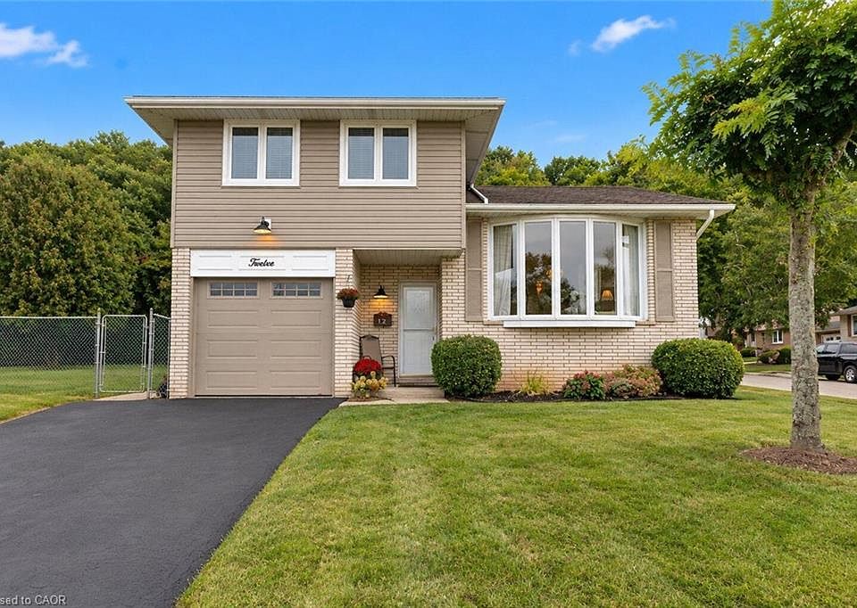 1st image of 12 Brae Crest Dr