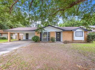 414 Crestwood St, Lake Charles, LA 70605