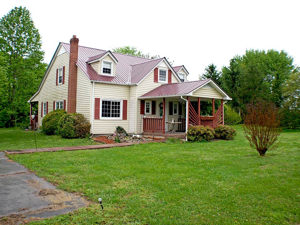 1st image of 318 Center Grove Cir