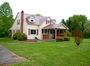 318 Center Grove Cir, Gainesboro, TN 38562