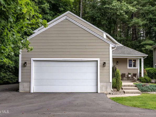 29 Pepper Lane, Saratoga Springs, NY 12866