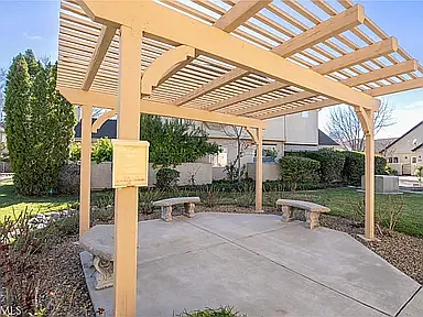 112 Benson Ter — Photo 33