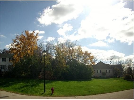 1st image of N418 Robinhood Dr
