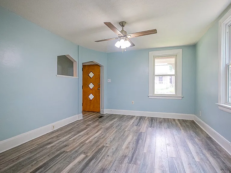 2745 Enslin St — Photo 10