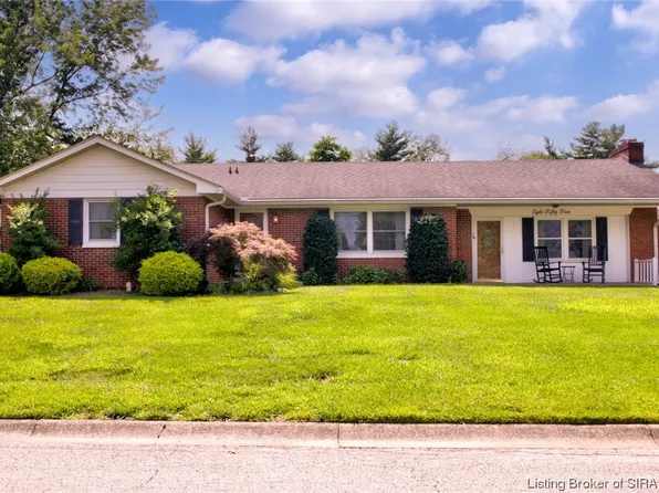 855 Beechwood Street, Sellersburg, IN 47172