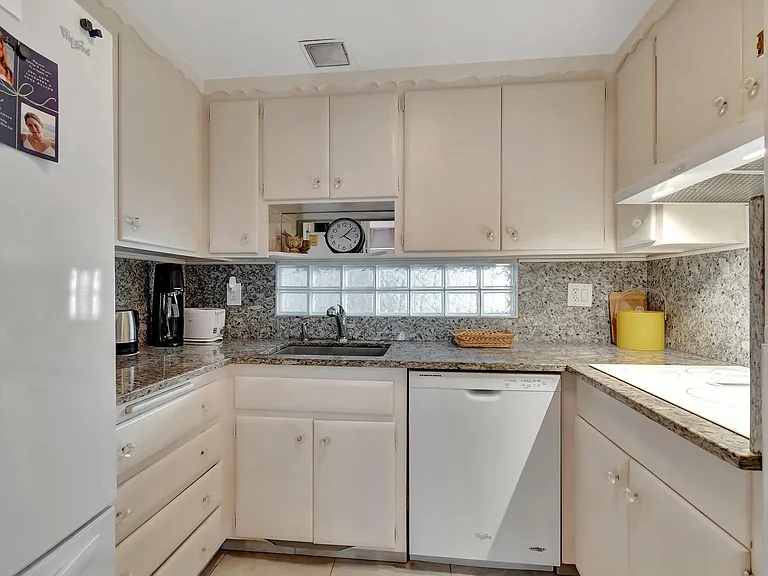 2711 S Ocean Blvd #20 — Photo 18