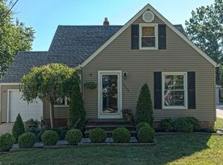 1555 Lyndhurst Rd, Lyndhurst, OH 44124