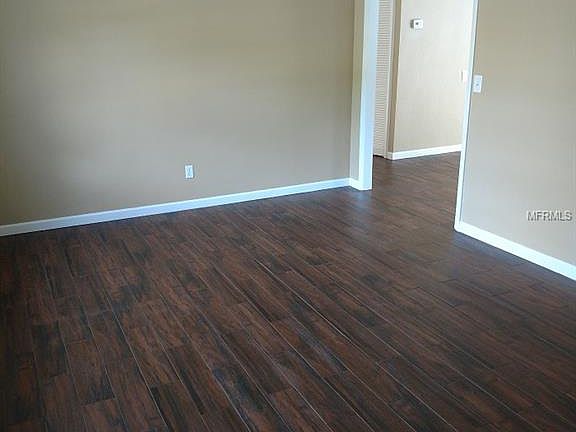 4th image of 11907 Elm St