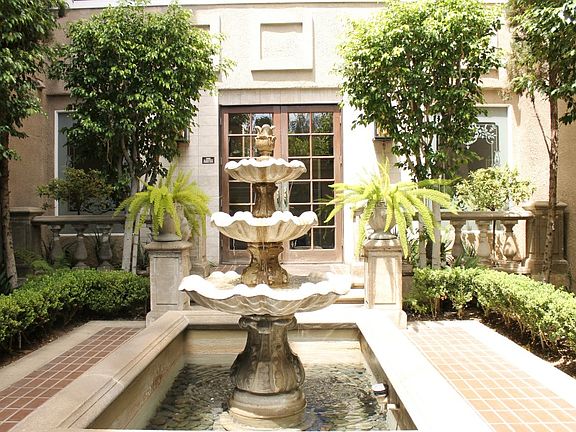 3rd image of 8455 Fountain Ave Unit 511