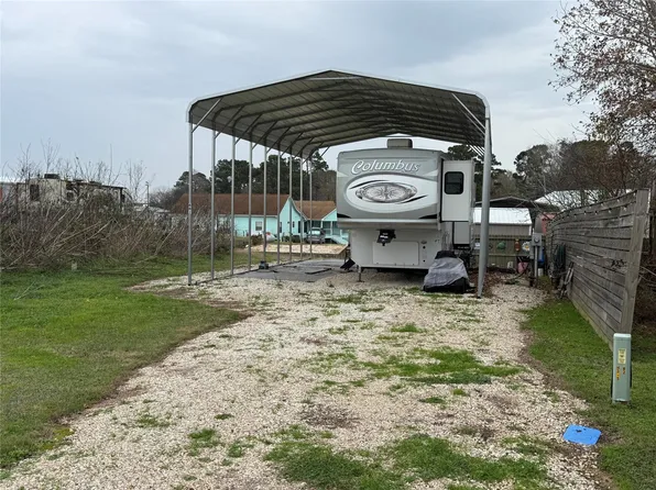 661 Lagoon Dr, Pointblank, TX 77364