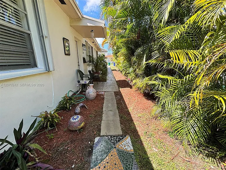 2980 SW 25th St #1 — Photo 6