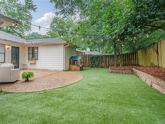 3rd image of 1023 Vineyards Dr