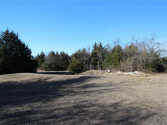 3rd image of 17 Shady Bend Dr