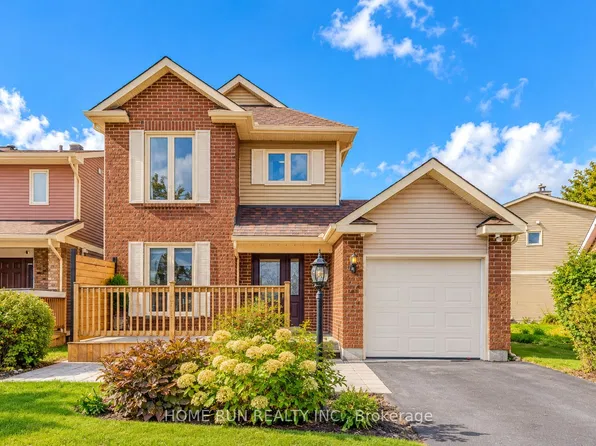 57 Fair Oaks Cres, Ottawa, ON K2G 4W3