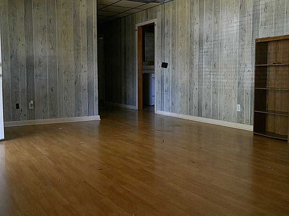4th image of 626 Glover St