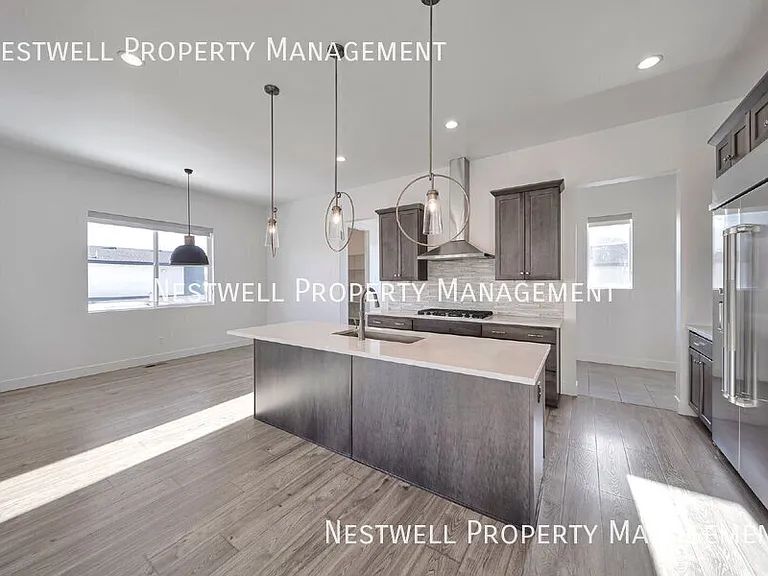 2346 E Snowy Peak Dr — Photo 9