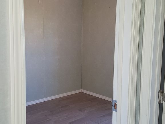 4th image of 587 Denver Ave #567