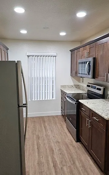 231 W Horizon Ridge Pkwy #123 — Photo 2