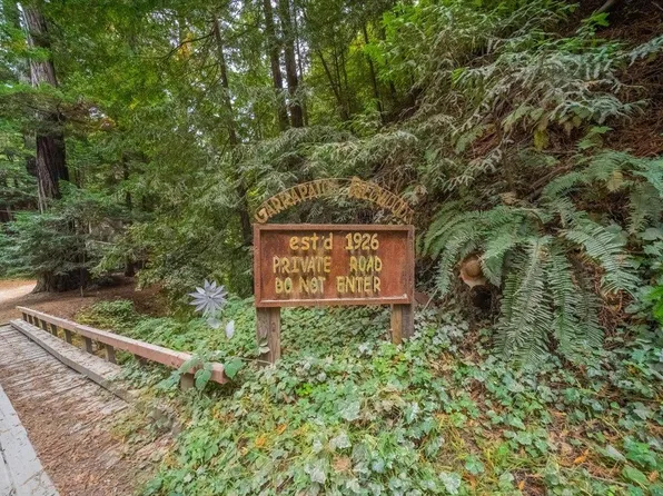 185 Garrapatos Redwoods Trl, Carmel, CA 93923