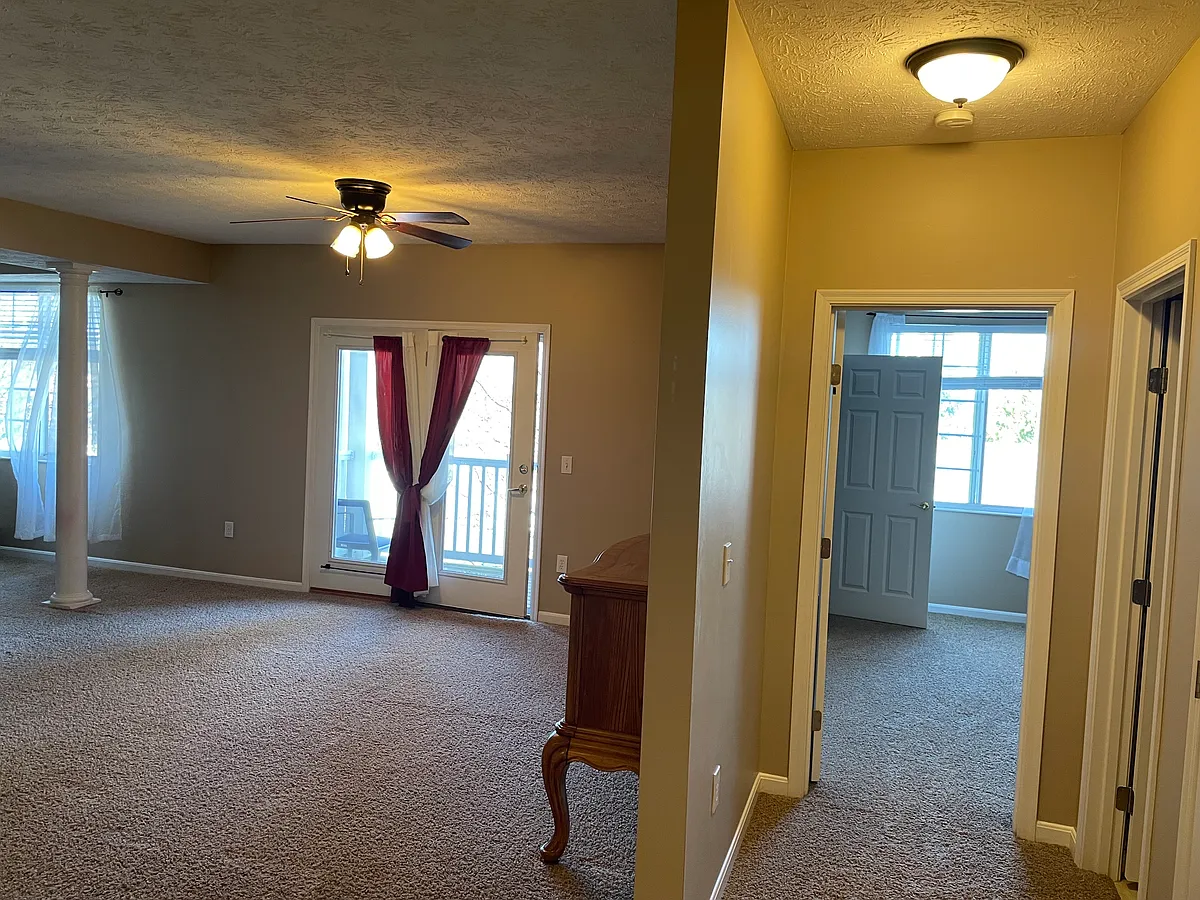 Building Photo - 1153 Fairman Way #203