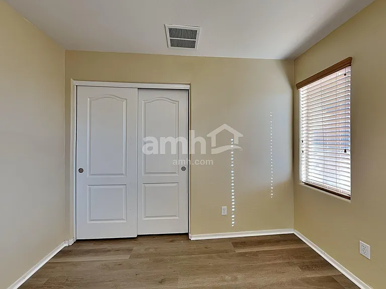 2727 E Bart St — Photo 13