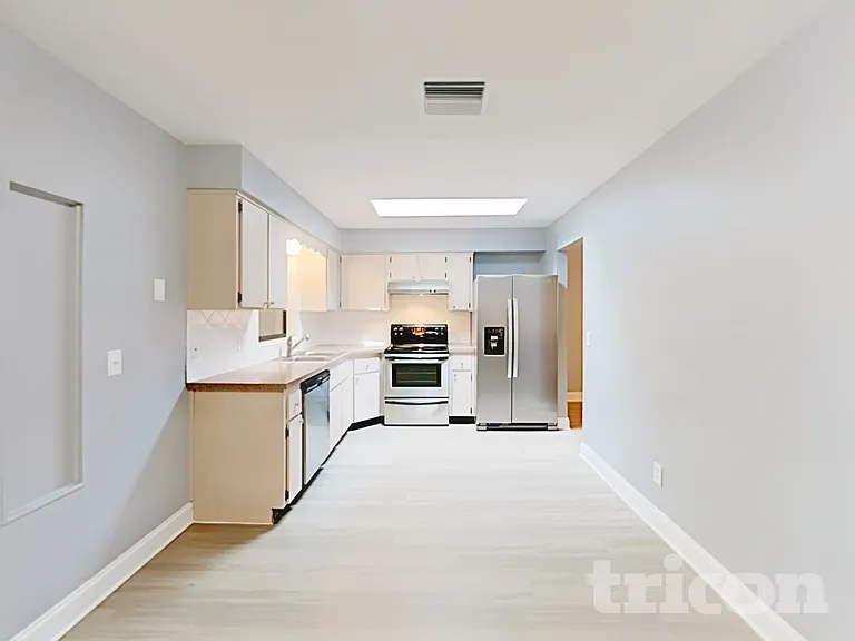 4905 Leprechaun Way — Photo 11