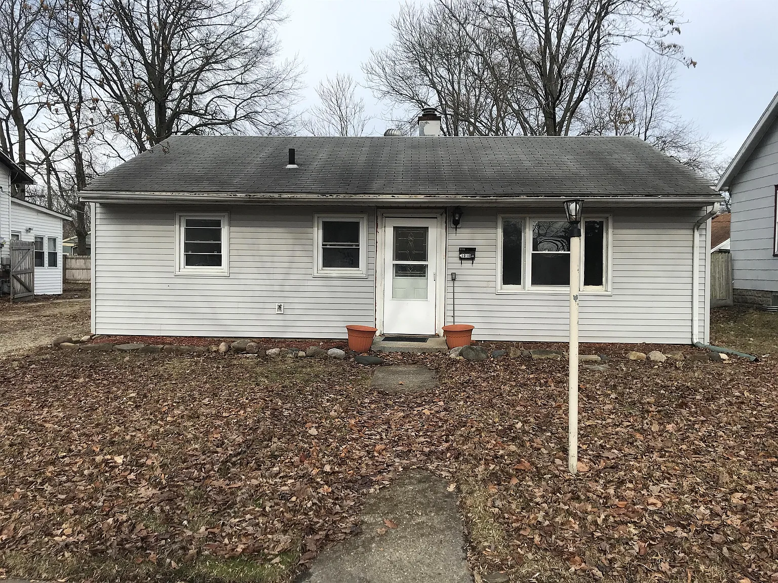 1010 W Tremont St photo 1