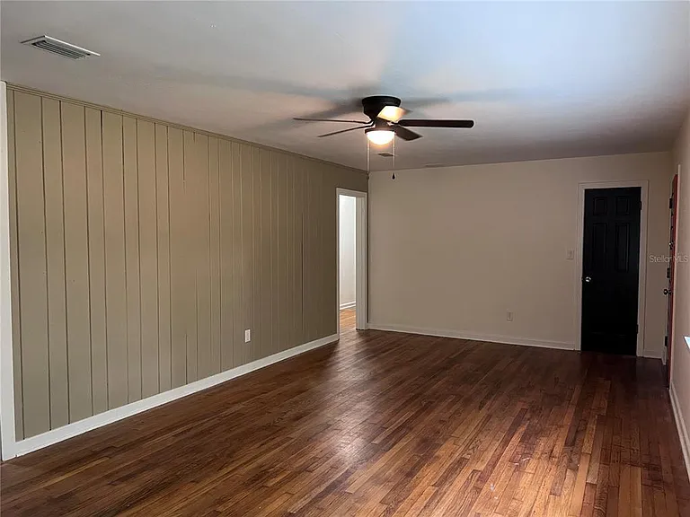 3035 W University Ave — Photo 4