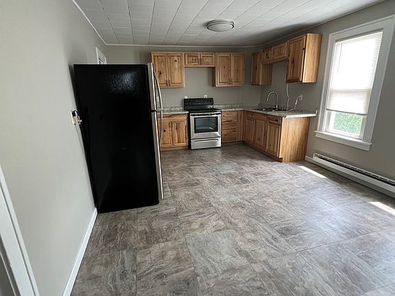5th image of 418 Matthew St #2