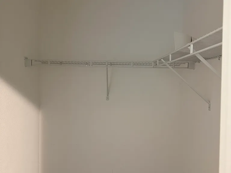 524 Blue Water Ct — Photo 3