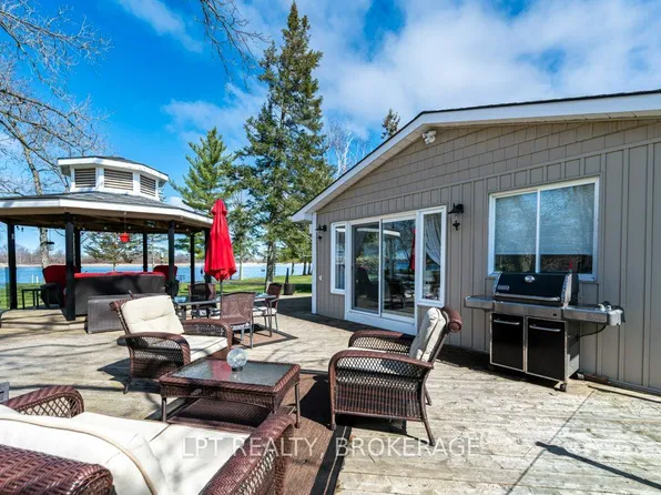 1137 I County Road 9 Rd, Greater Napanee, ON K7R 0E4