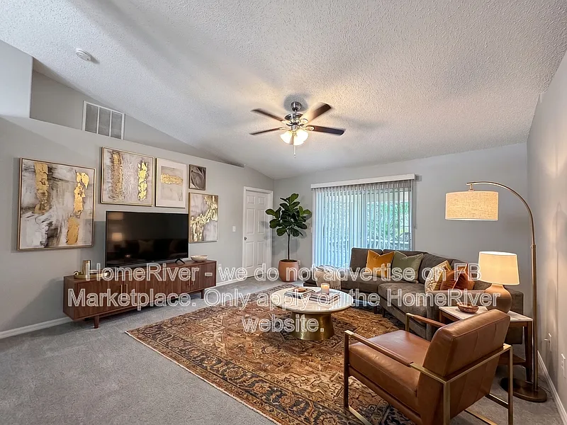 3 bed, 2.0 bath, 1273 sqft, $1,835 — Photo 3