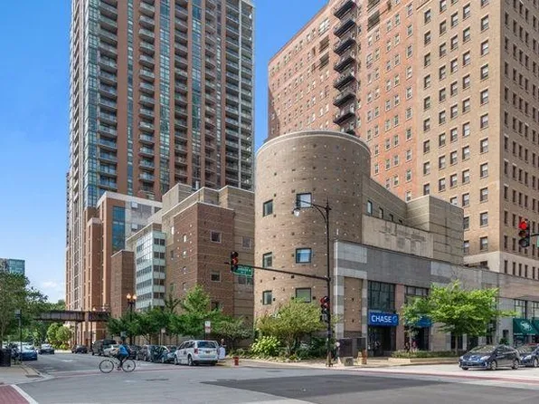 40 E 9th St, Chicago, IL