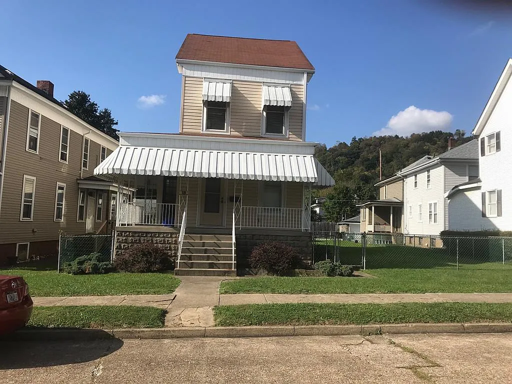 128 N Park St photo 1