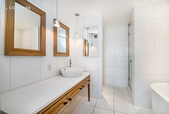 Rented by Compass | media 9