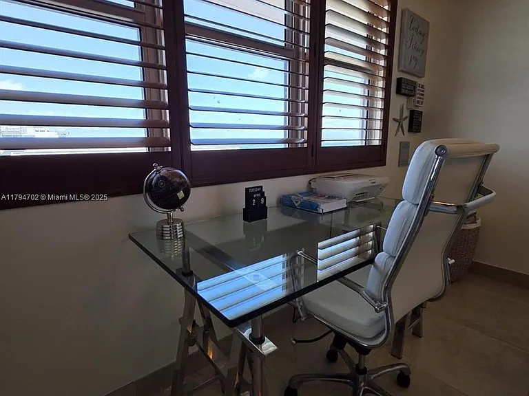 9225 Collins Ave #1409 — Photo 18