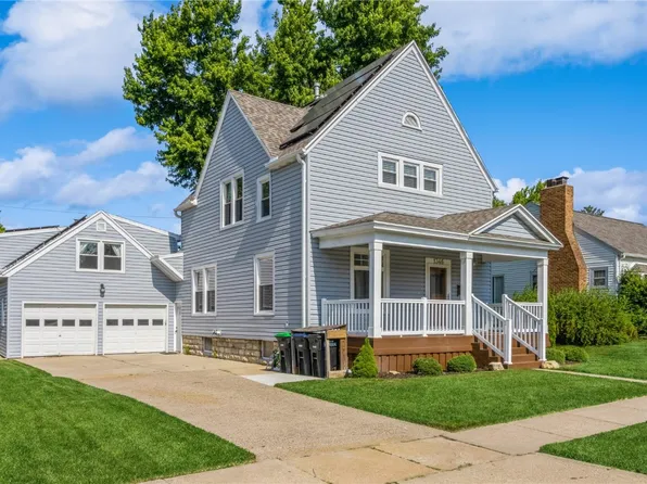 1346 11th St, Marion, IA 52302