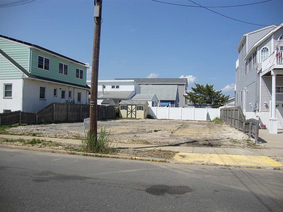 2nd image of 143 38th St