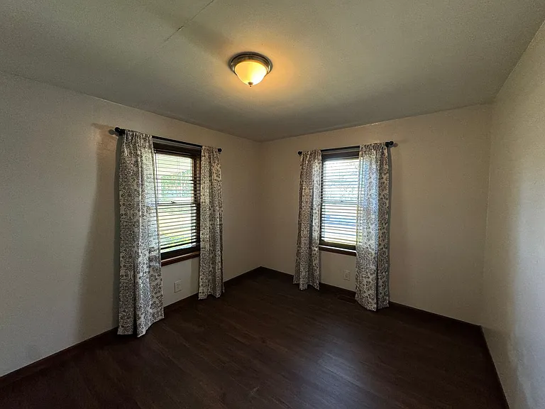 206 N Morgan St — Photo 10
