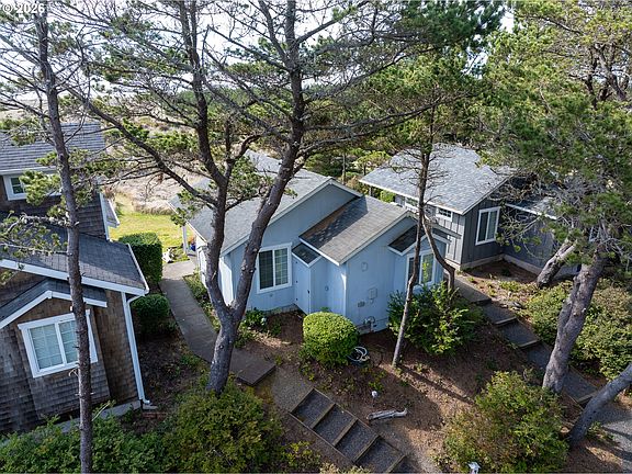 3rd image of 20713 Pacific Way #4