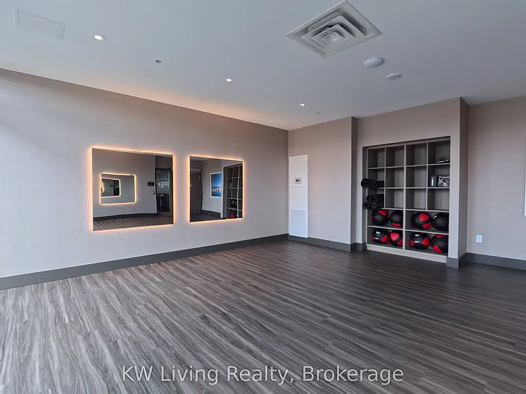 75 James St S #904 — Photo 36