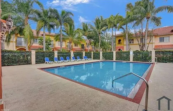 2 bed, 1300 sqft, $2,750 — Photo 2