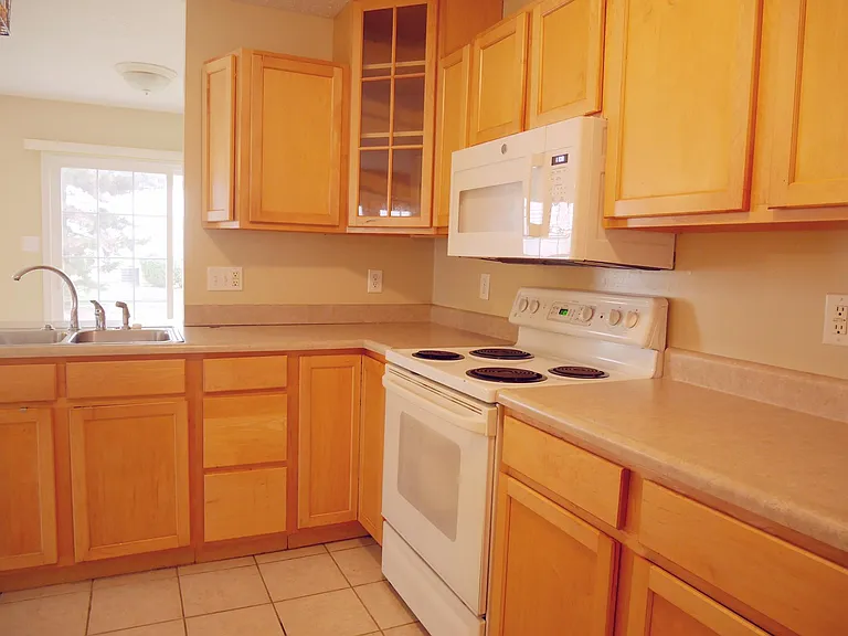 2622 E Oaklawn Ct — Photo 7